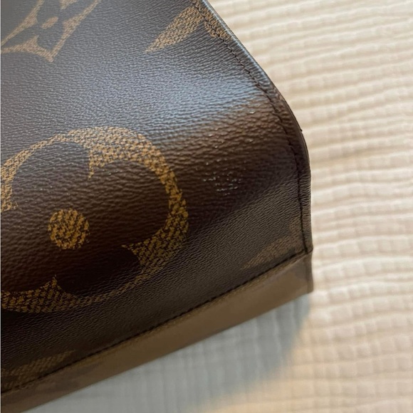 Louis Vuitton Monogram Tote Bag - Picture 4 of 13